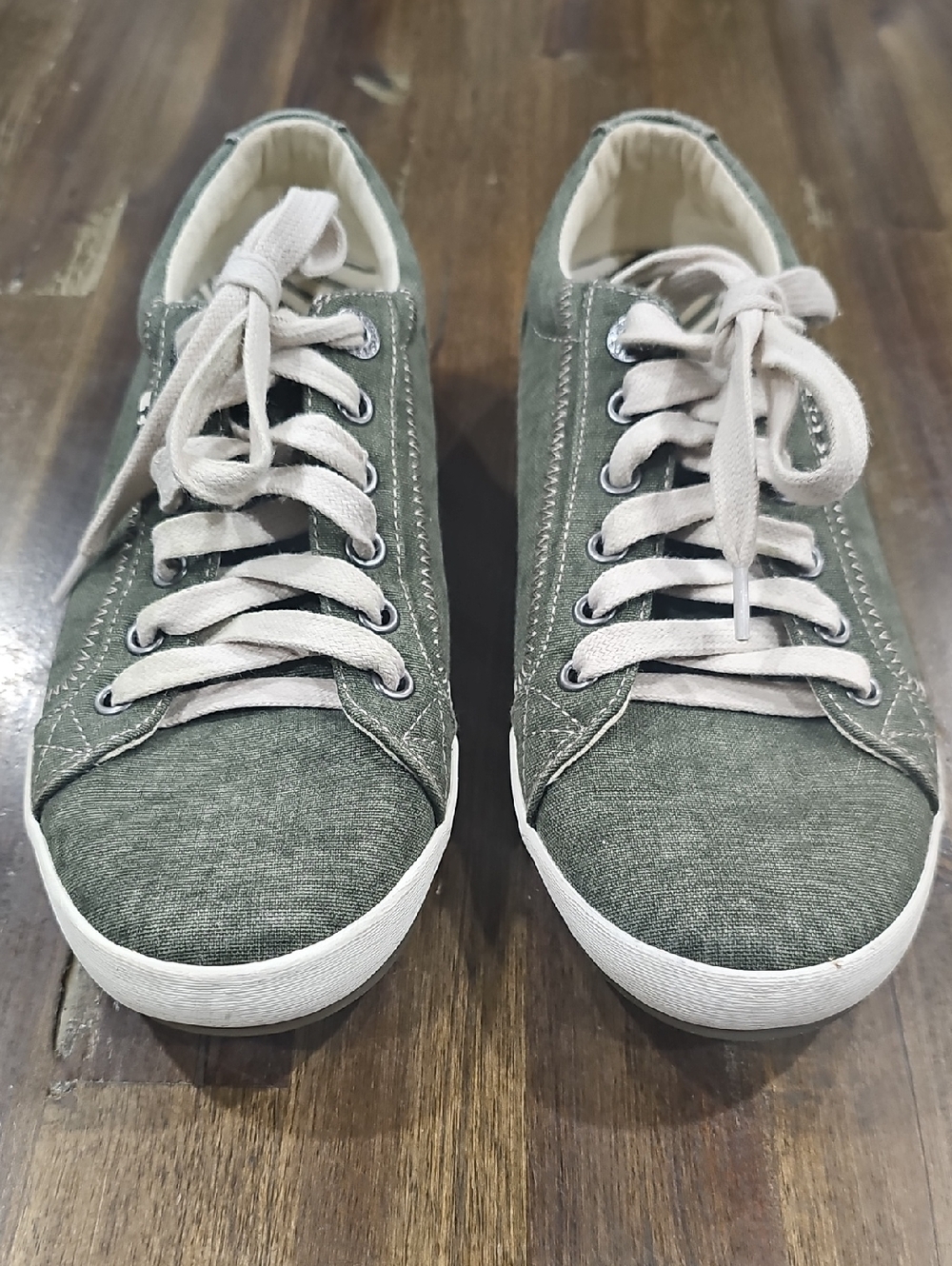 Taos Star Green Canvas Sneaker
